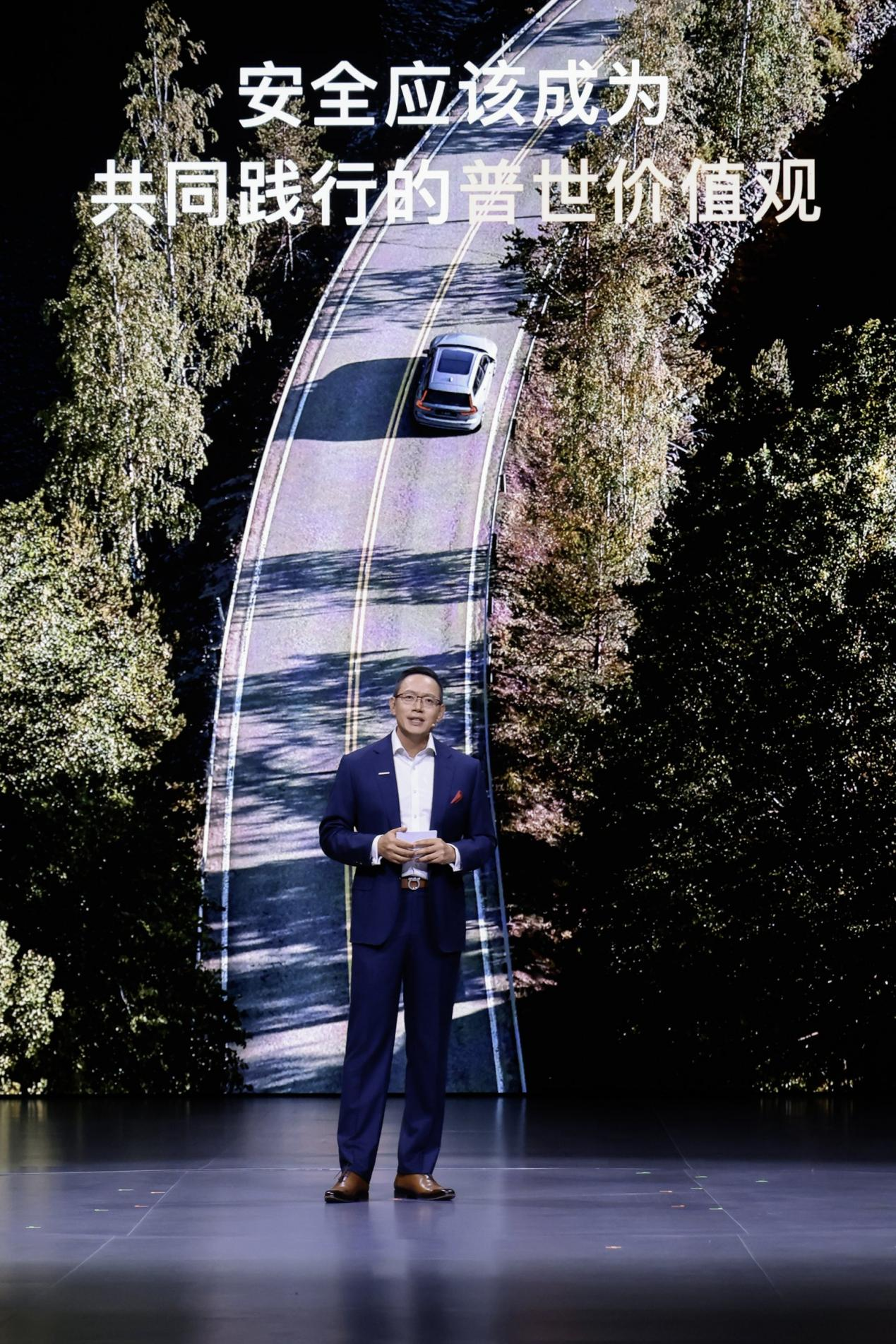 袁小林图片1.png