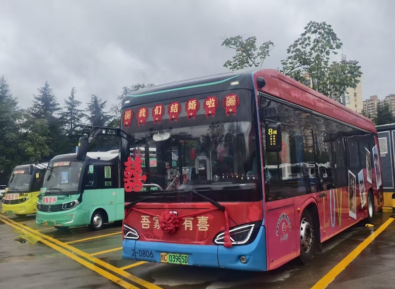 1761316418816123.jpg 红黄绿.jpg