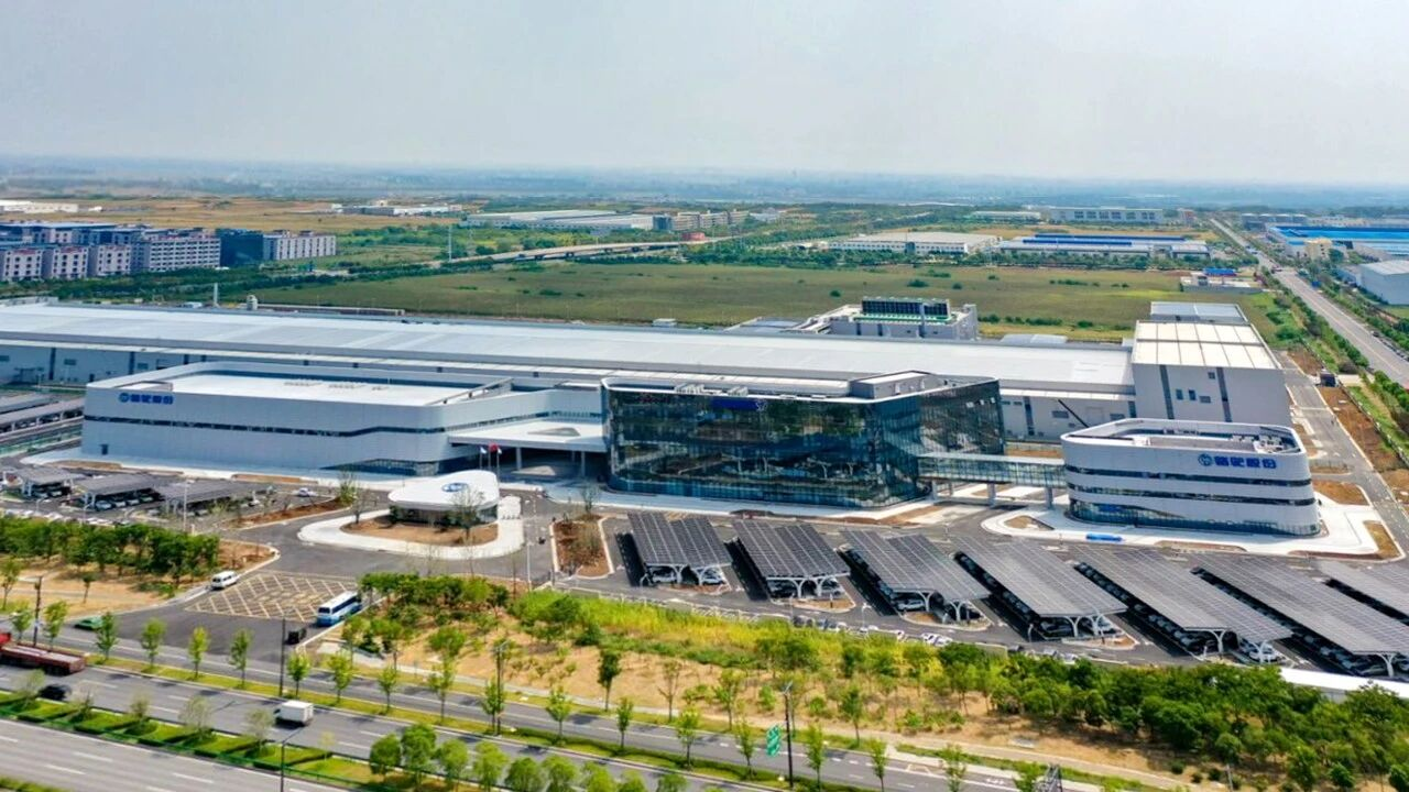 1761655510968814.png 骆驼股份.png