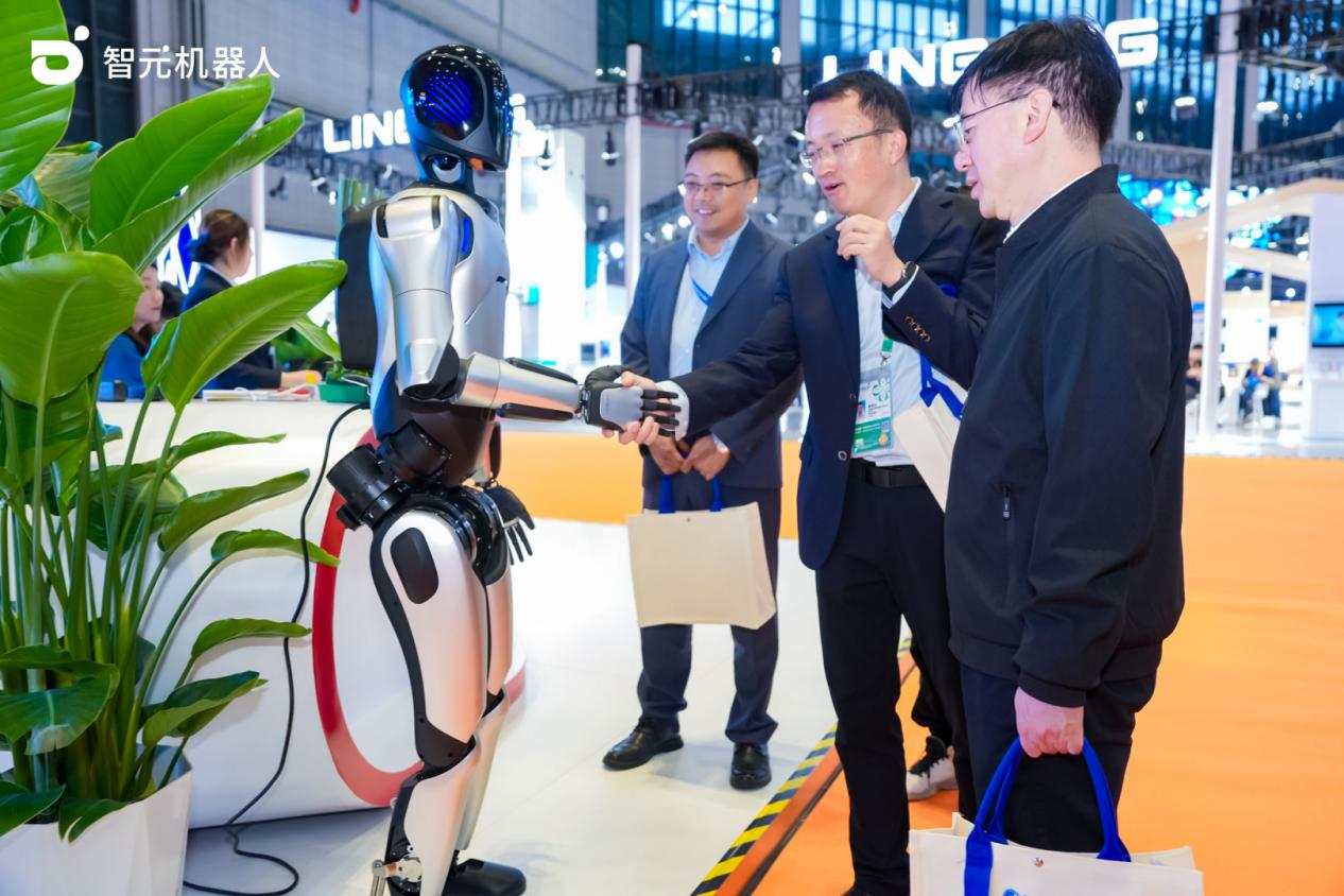 1762400490763853.png 智元机器人.png