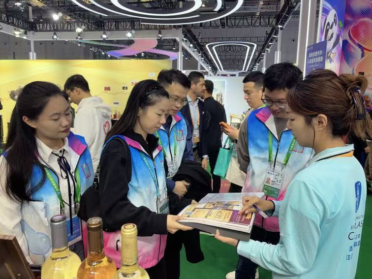 1762677163193026.png 进博会买买买.png