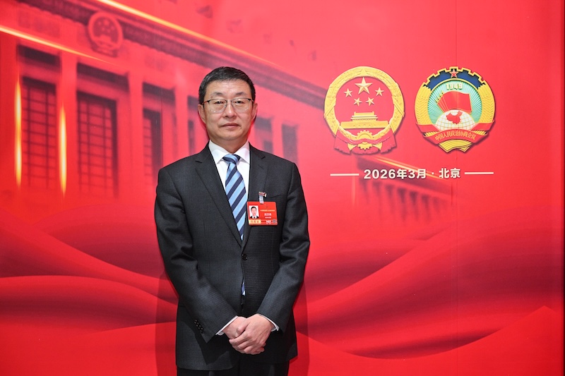 全国人大代表武汉琦 800.jpg